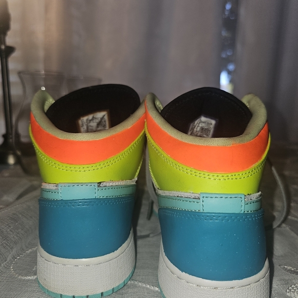 Custom Nike Air Jordan 1 mid size 7Y - Picture 4 of 14